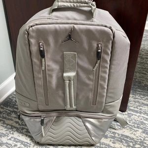 Jordan Backpack-Grey (50% cheaper then org price!)